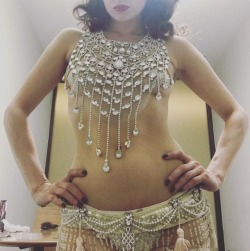 talulahblue:  Backstage at Christies Auction House last year, getting ready to do my thing! www.talulahblue.com #burlesque #burlesquelife #burlesqueperformer #showgirl #showgirls #showgirlcostume #vintageshowgirl #costumes #costumier #costumedesigner
