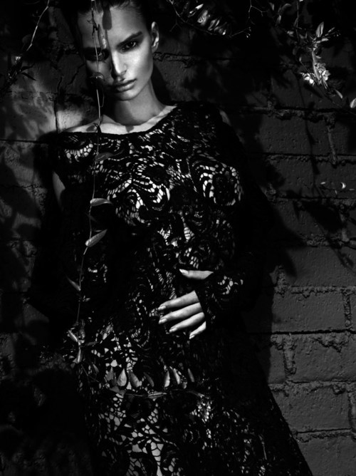 yesoldfashion:    Emily Ratajkowski  