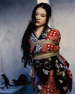 jinxproof:  Kaori, 2004ph. Nobuyoshi Araki