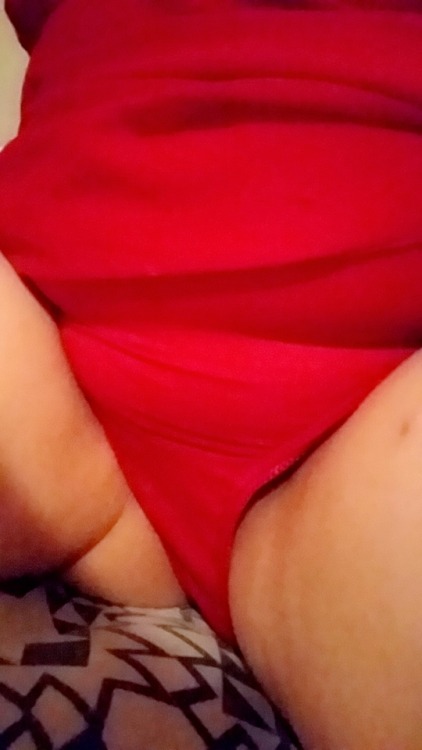 kikkiclancyexposed: Seeing Red, get this entire set of 11 photos that includes full tits and pussy f