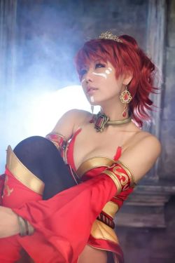 hottestcosplayer:  Hottest Cosplayer features the hottest cosplayers from around the world! Submit your photos to be featured! It can be 1 or 50 photos! 