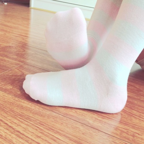 leg-socks-nylon-feet-pantyhose: #Socks #legs #pantyhose #stockings #nylonfeet #nylon #feet #foot #kn