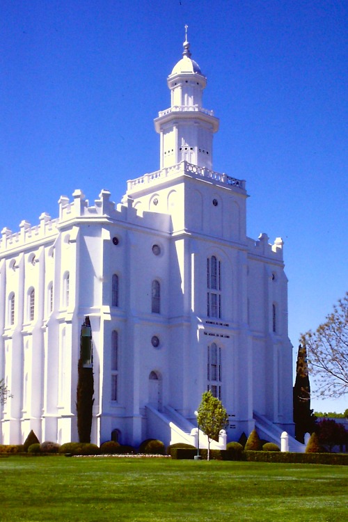 St. George Temple, St. George, Utah, 1987.According to LSD publicity, this was the first operating t