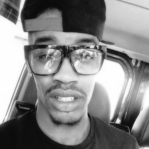 dree18:  Dam.. He perfect 😋 that Ass tho 