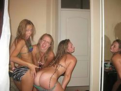 groupofnakedgirls:  Want to see more groups of naked girls? Follow me on http://groupofnakedgirls.tumblr.com/