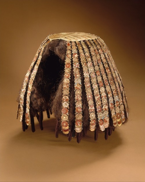 grandegyptianmuseum: Rosettes, wig cover made of gold, gesso, carnelian, glass and jasper. From