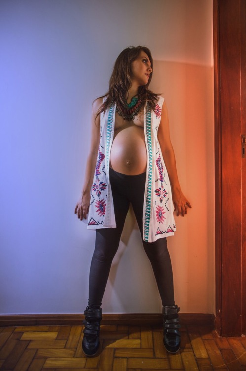 bellylove577: Enjoy this stunning pregnant beauty!