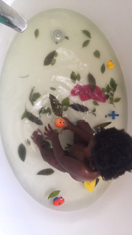 youngblackandvegan:romyst:Herbal bath for babyadorable