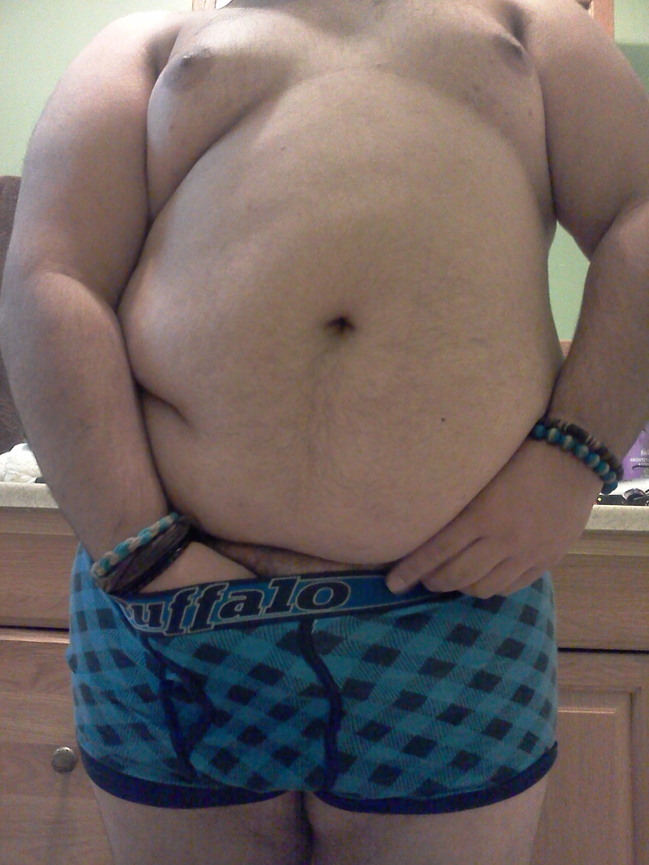 imhereforthemen:  yay for weekends Yay indeed!  (cooba22)