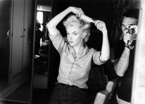 perfectlymarilynmonroe:  Marilyn photographed by Milton Greene, 1954.