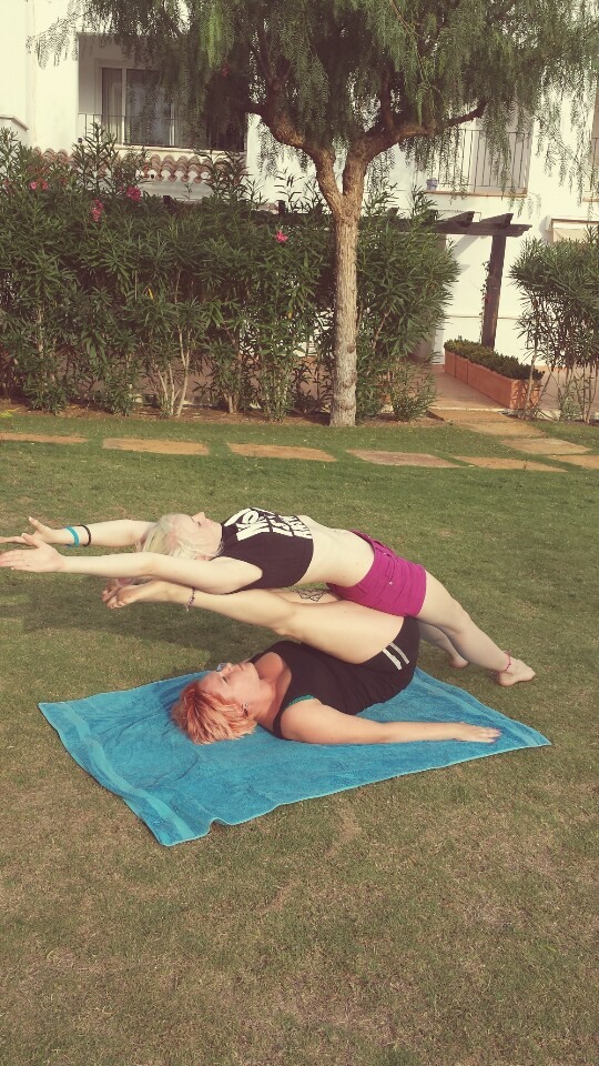 thegirlwiththeeverchanginghair:  MORE! Beth and I doing a bit of acro yoga in spain