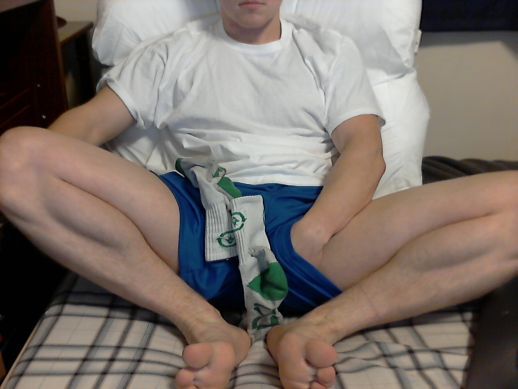 sexytwinkfeet:  New set :3 woof.  Hope you enjoy ;) 