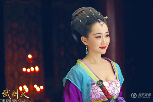 crushalltheraspberries: glorious costumes from the upcoming The Empress of China pt.2