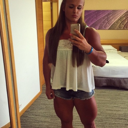 youngmusclegirls:  kislotzey666:  So huge!  Big Georgina  