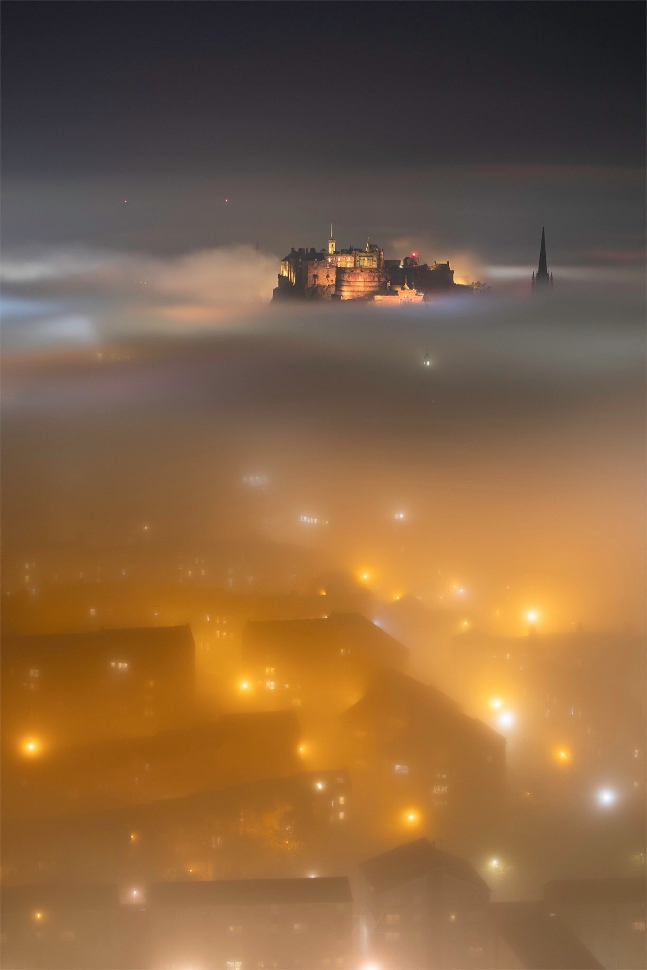 youknowyourescottishwhen:Castle in the cloud. (Source)