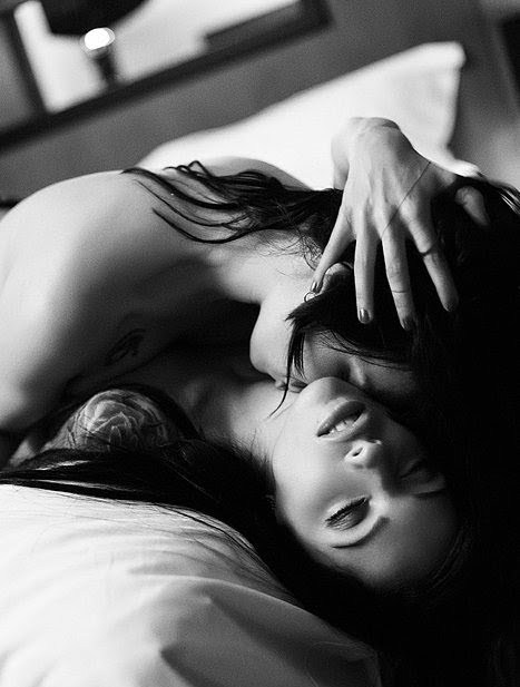 women-love2pussy:  FOLLOW ME FOR THE BEST LESBIAN ACTION