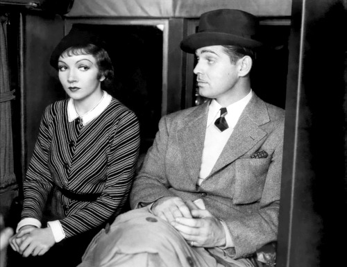Claudette Colbert and Clark Gable in It Happened One Night (Frank Capra, 1934)