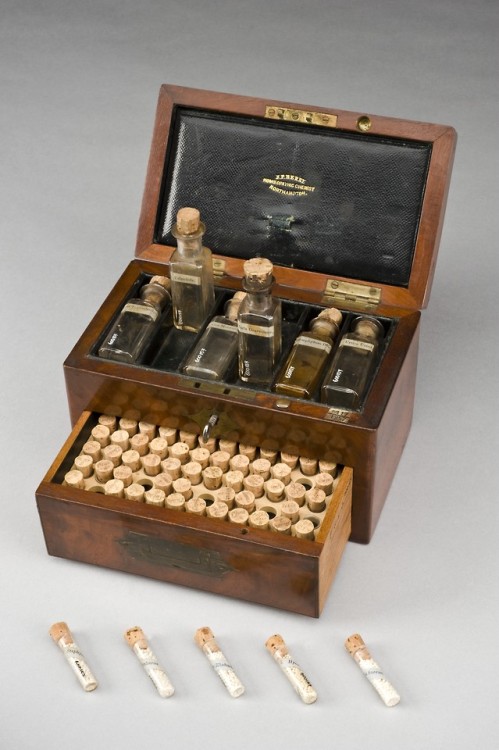 historyarchaeologyartefacts:Homeopathic medicine chest from Northamptonshire, England, c. 1800. [283