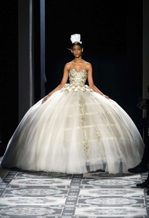 XXX runwayandbeauty:Bride at Laurence Xu Haute photo