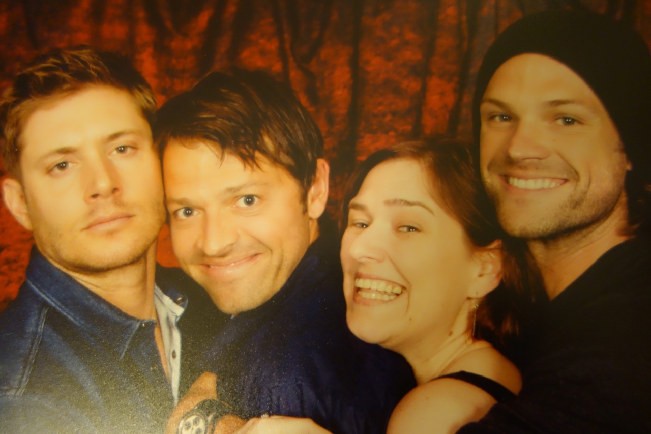 brendaramblings:  I just asked Misha to stand in the middle for my J2M photo whilst