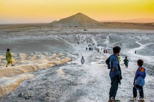 hinducosmos:Las Bela, Balochistan, Pakistan Pilgrims at Chandragup which is an active mud volcano lo