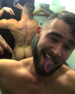 ilovehisass:  👉