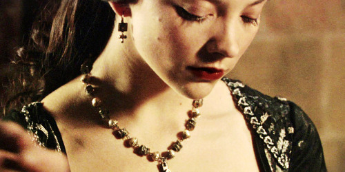 annesidora: Anne Boleyn + looking down