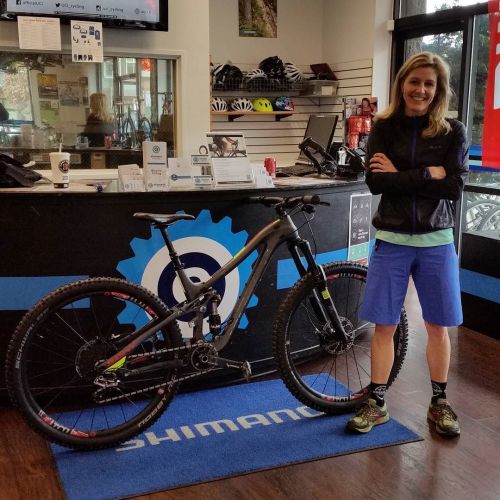 bikes-bridges-beer:  Emmye ’ s new sweet ride watch out Cascade dirt cup. #mt #bikelife #norcobikes 