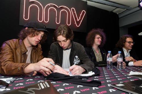 HMV Live @ 363 Oxford Street Signing - 5/27 [source]