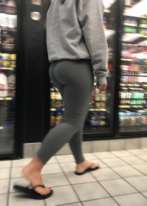 bubblebuttcreepin: Phat bubble butt Pawg pt1