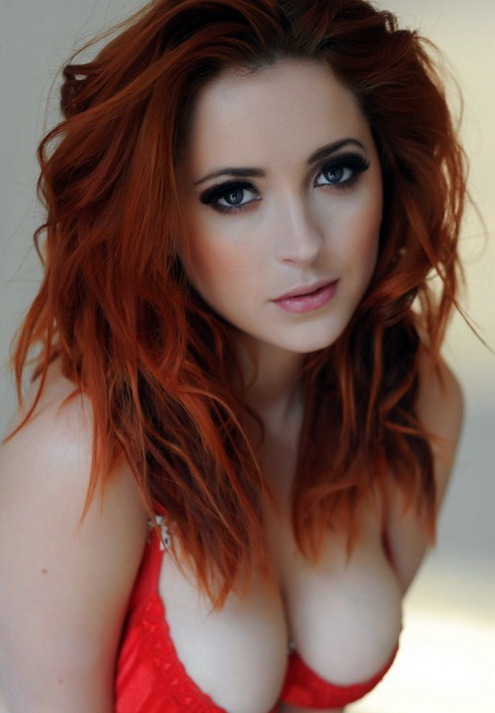 sexy-redhead-girl:  Redhead Girl http://redheads-in-lingerie.blogspot.com/