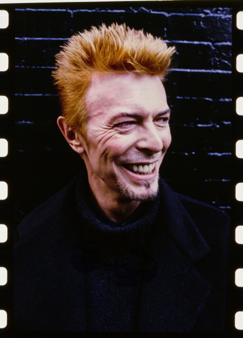 night-spell:David Bowie outside Tea and Sympathy in Greenwich Village, New York City, 10th January