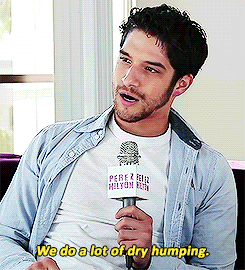 fakefanclub:  hoechloin: Tyler Posey discusses what he does on set with Dylan O’Brien   ummmmm????? Dylan is meant to be humping me, like……