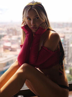 coldpizzapartyclam14:  Alexis Ren