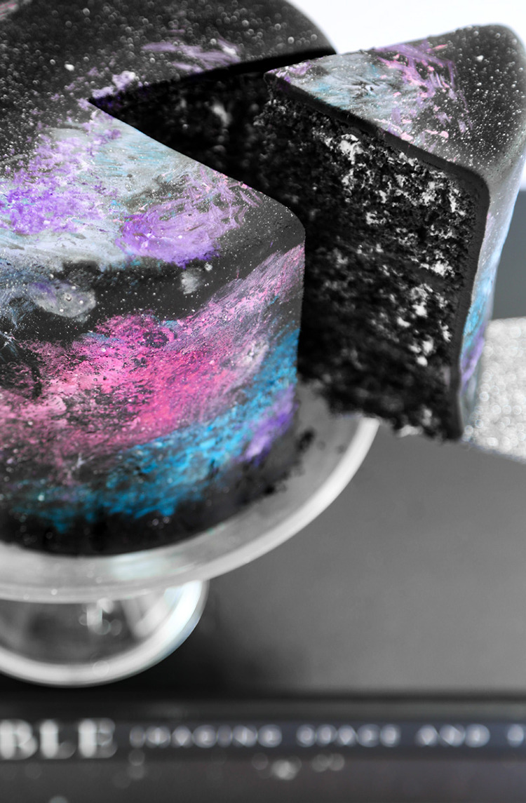 laughingsquid:  How to Make a Beautiful Space Themed Black Velvet Nebula Cake  Idk