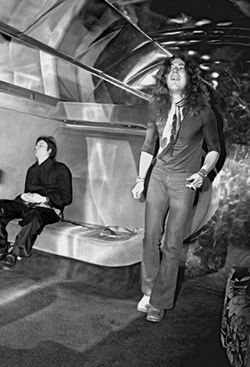 ledzeppelinoutonthetiles:  Led Zeppelin - The Starship The Starship,” as the former