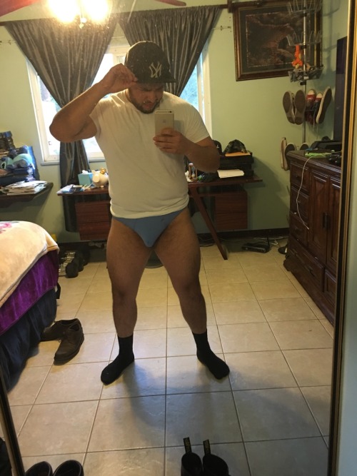 mezaboy:  When boredom strikes 😶🙃🙂😜