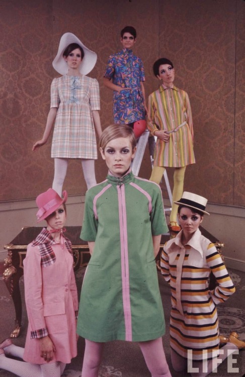 ladiesofthe60s:Twiggy and lookalikes in Life magazine, 1967.
