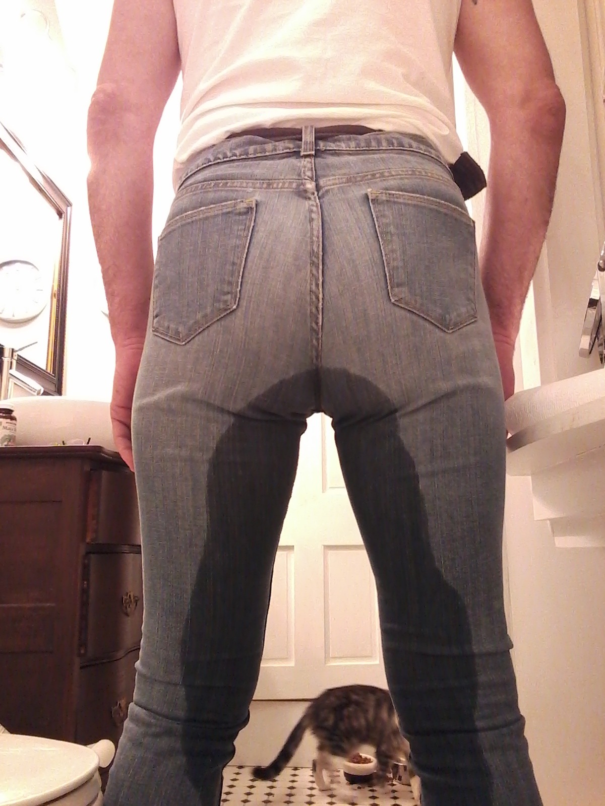 ipmypantz:NSFW Woke up again with a pants wetting fantasy in my head, I couldn’t
