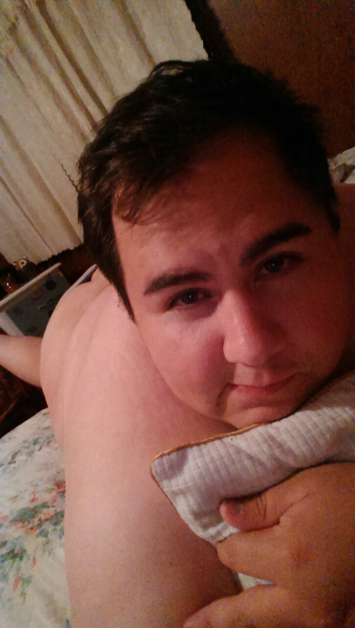 wait4itjuan:  Time to unwind after a long day..  more of this cutie