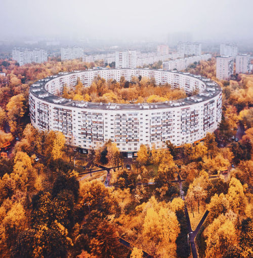 photography-cnl:Photographer Kristina Makeeva Captures What Autumn Looks Like Around Europe Keep rea