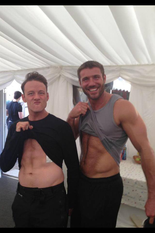 gaydisneygeek:  writerbear:  Ben Cohen, showing off his dance-ready abs, from his