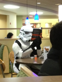 point-of-possibility:  so there’s a stormtrooper