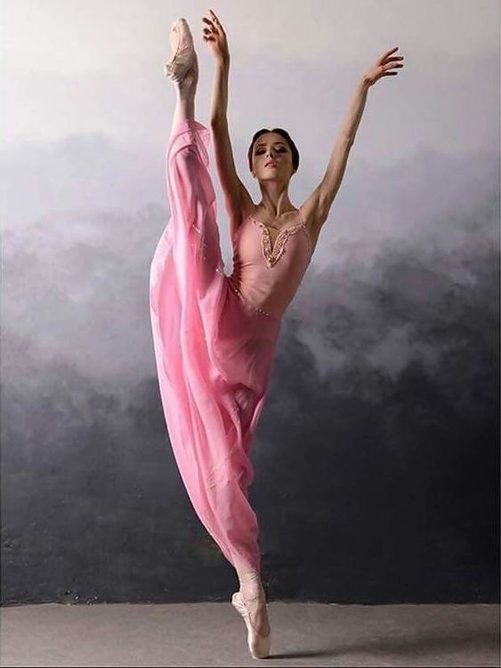 namk1:   Alena Grivnina (Bolshoi Ballet Academy)  