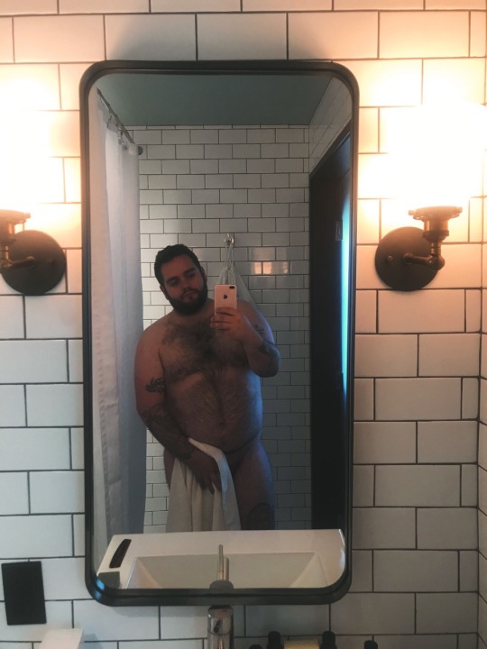 cman-bearlover:  thecreativewiz:  Thick boy @thecreativewiz  Omfg yummy 