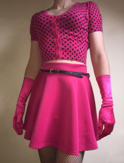 shesuspects:  partiesfor:  New pink outfit