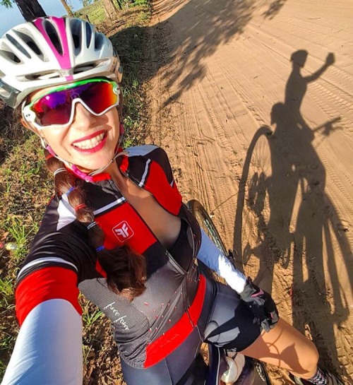 Shadow Selfie instagram.com/rakelsantanna