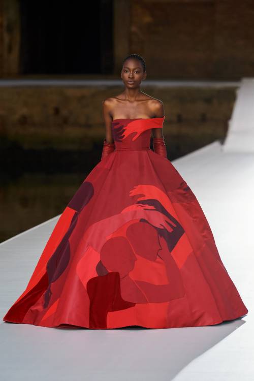 Valentino by Pierpaolo Piccioli, Fall 2021 CoutureCredits:Joe McKenna - Fashion Editor/StylistGuido 