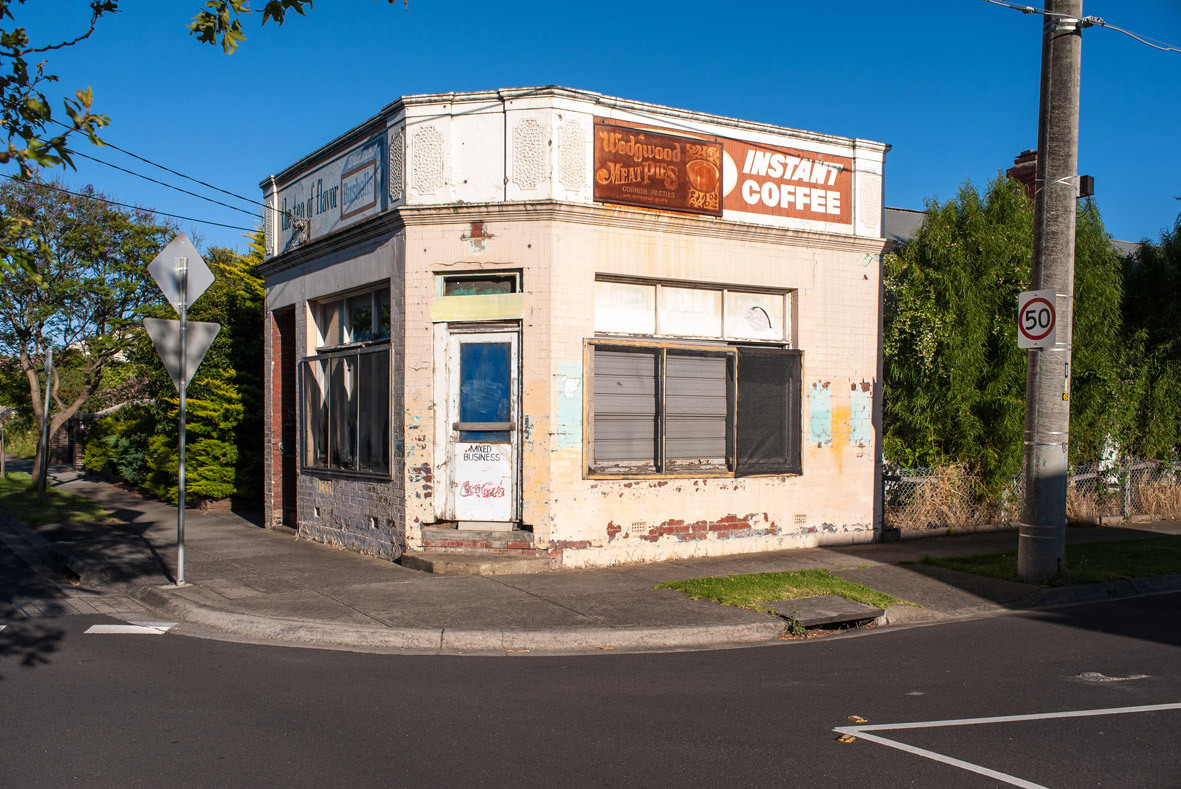 110-33-188-53:    Moonee Ponds, Melbourne.  Australia Photograph: Warren Kirk  