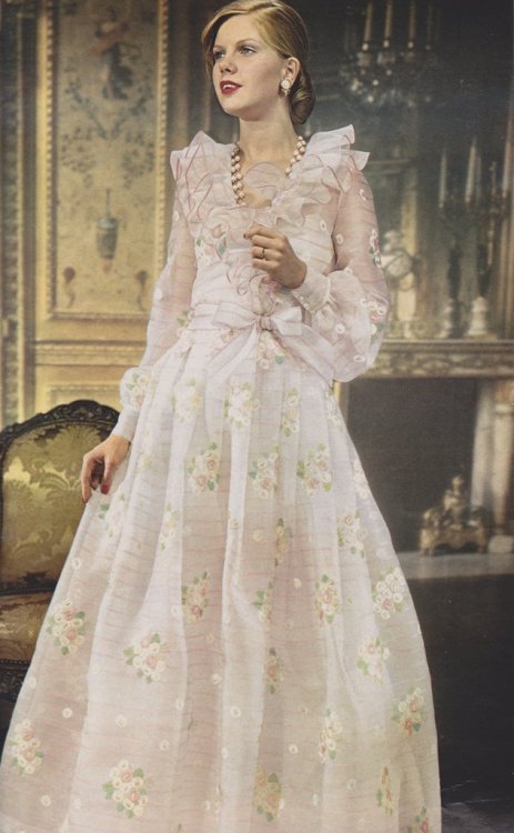 Vintage World and Haute Couture. - Chanel wedding dress worn by Betty  Garst, circa 1929